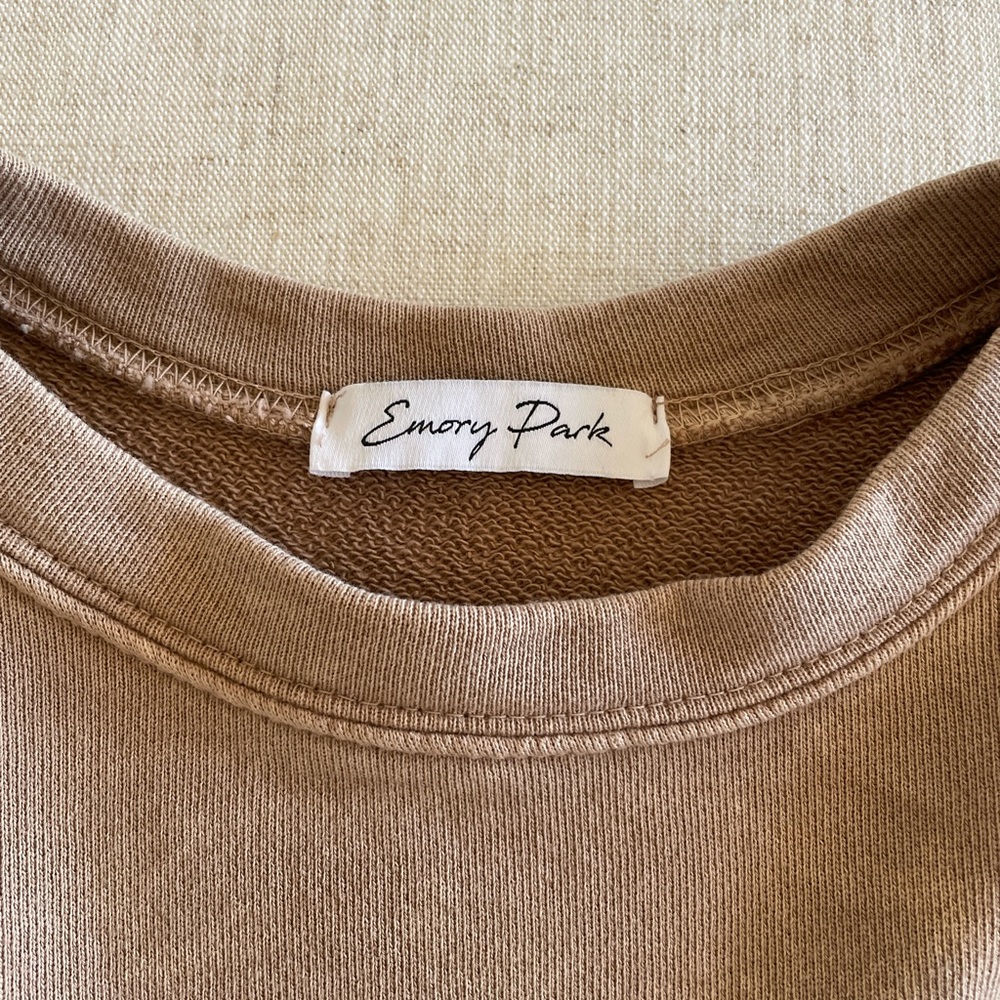 Cropped Pullover. - Picture 4 of 6